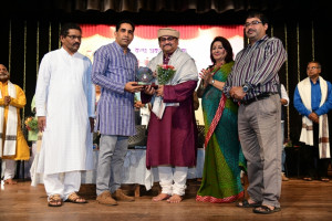 Felicitation of Pt. Raghunandan Panshikar, 