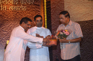 Member Secretary Shri.Gurudas P. Pilarnekar welcoming Shri. Ravi Naik, M.L.A, Ponda Constituency