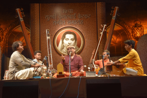 Pt.-Raghunandan-Panshikar
